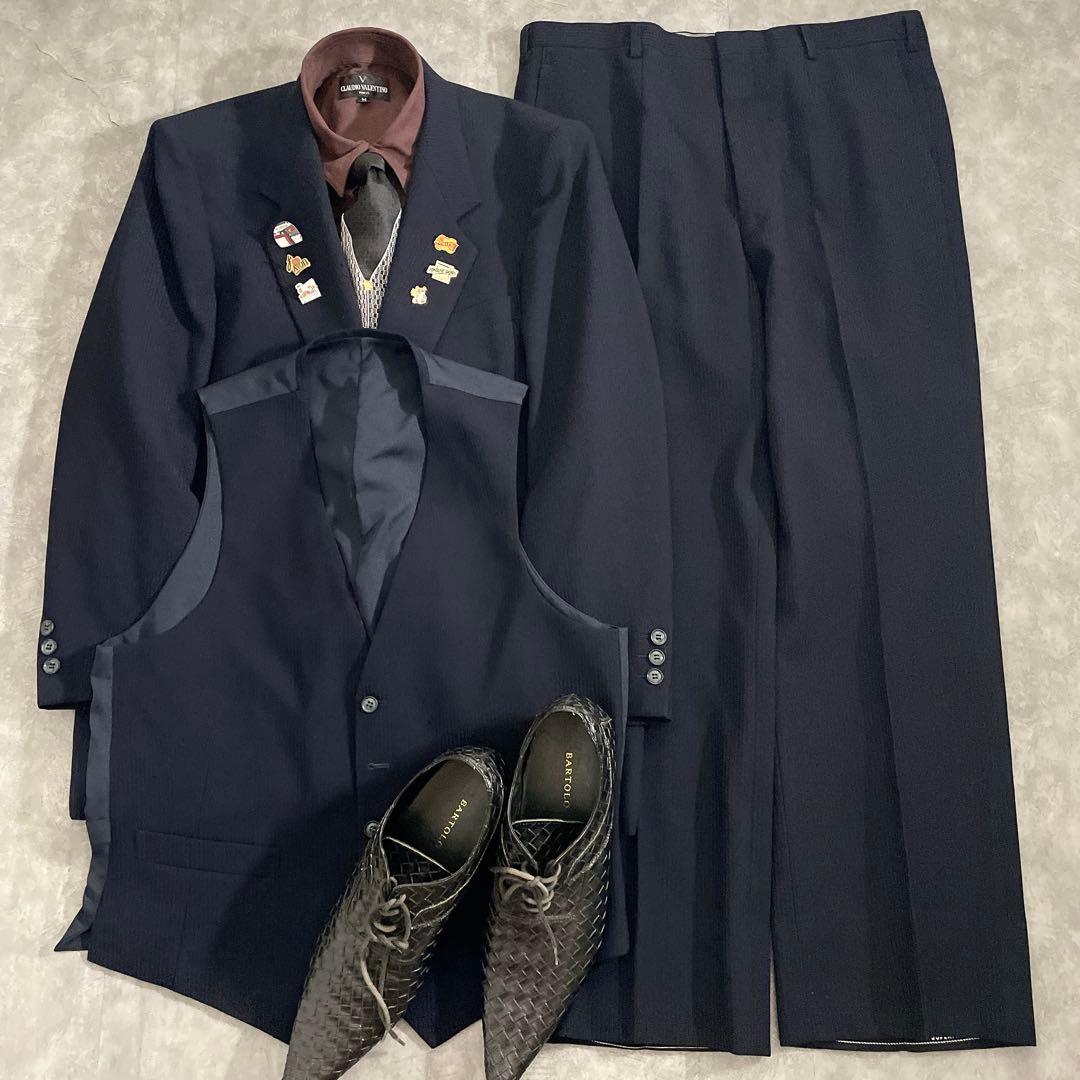 極上高級イギリス製3ピーススーツ × GIANNI VERUSACEネクタイ