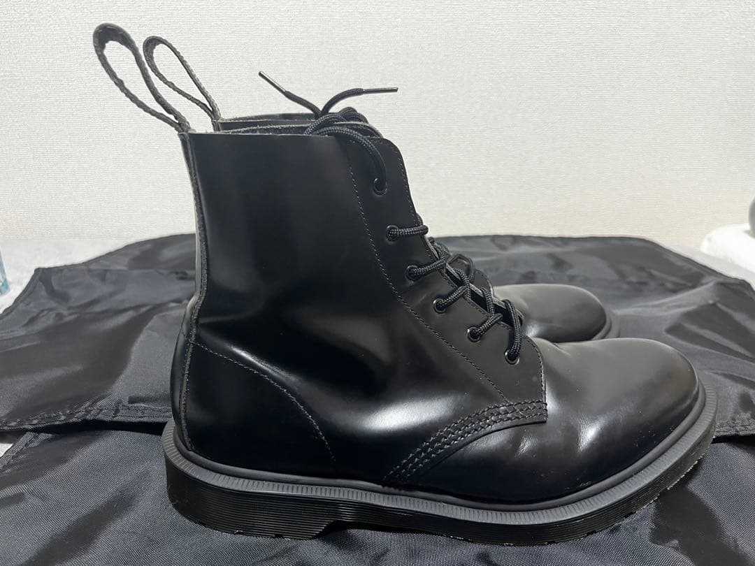 Dr. Martens ドクターマーチン　8ホールブーツ　オールブラック