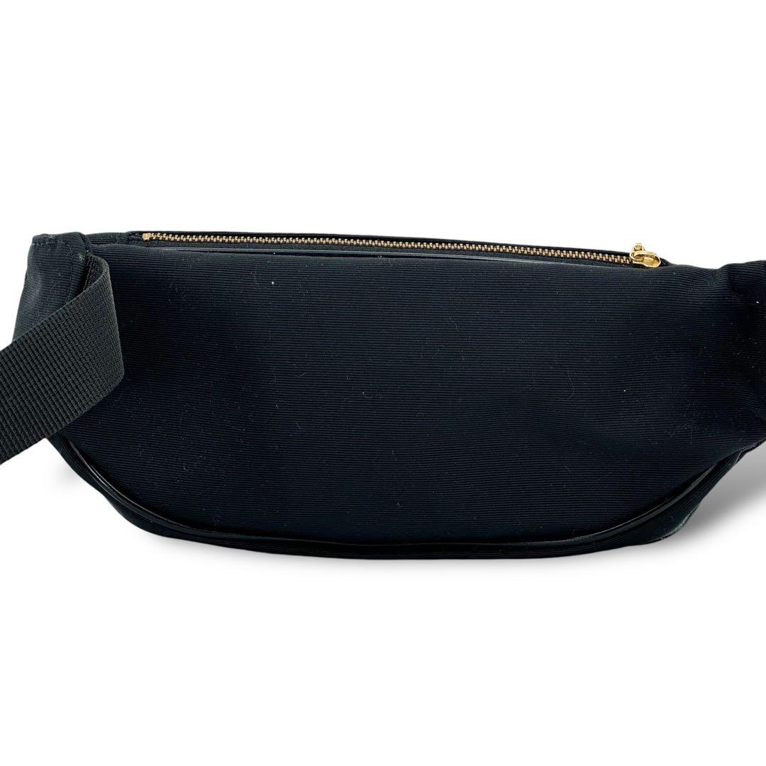 希少 未使用級 モスキーノ ビックロゴ ウエストバッグ ボディバッグ G金具