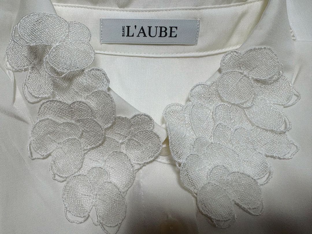 トップス laubeblanc Orchid Embroidered Collar