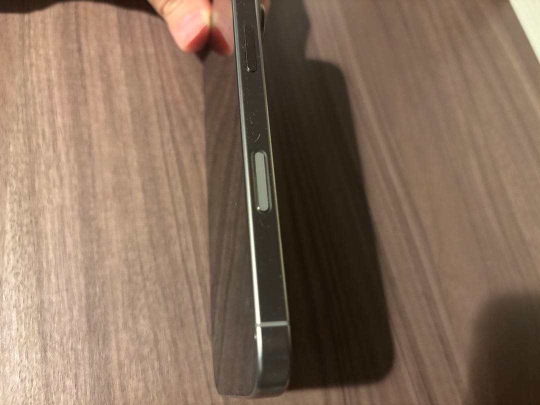 Apple iPhone 16pro本体　美品