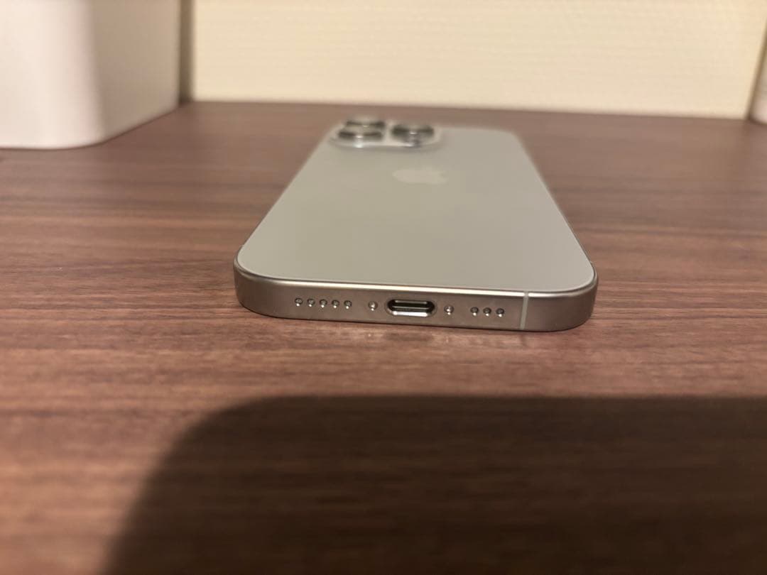 Apple iPhone 16pro本体　美品