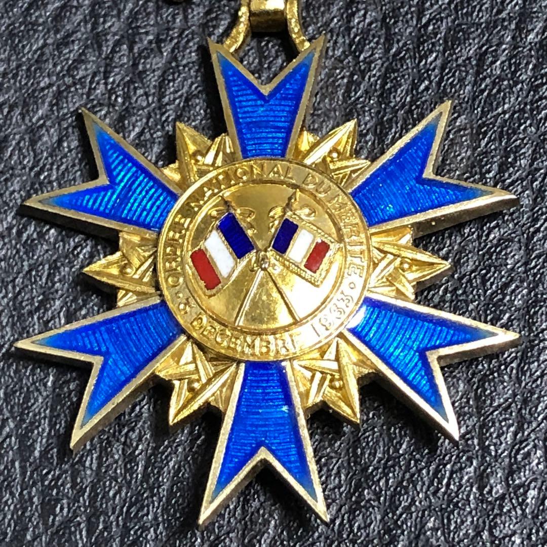 【送料無料】フランス 国家功労勲章 オフィシエ(勲四等) 略綬 共箱 記章 徽章