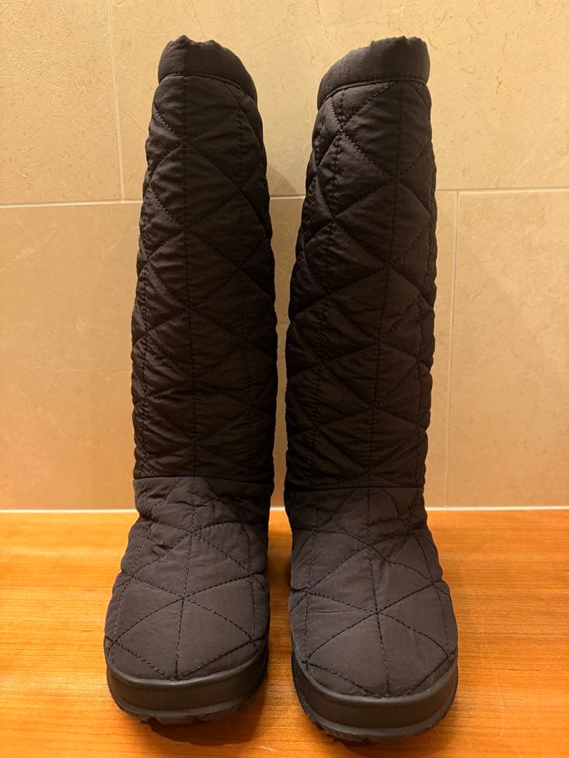 BOGS ブラック キルティング スノーブーツ