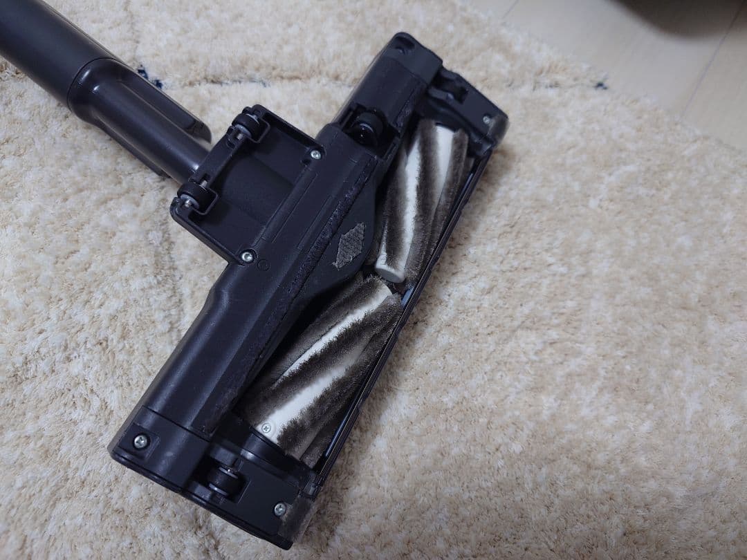 2022年製パナソニック製サイクロン式コードレススティック掃除機MC-SB85K