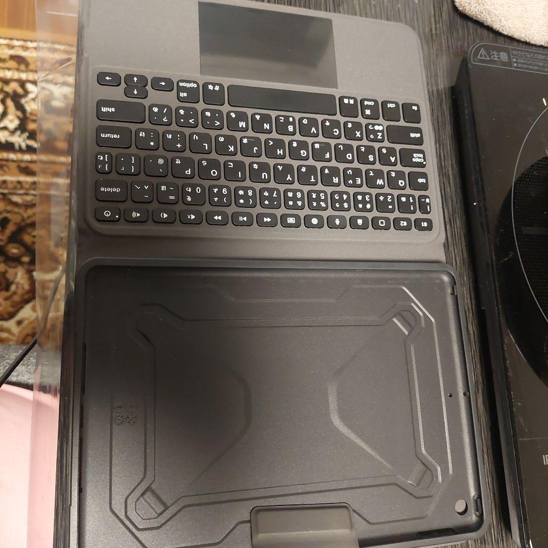 UAG Bluetoothキーボードトラックパッド付きiPad 10.2インチ