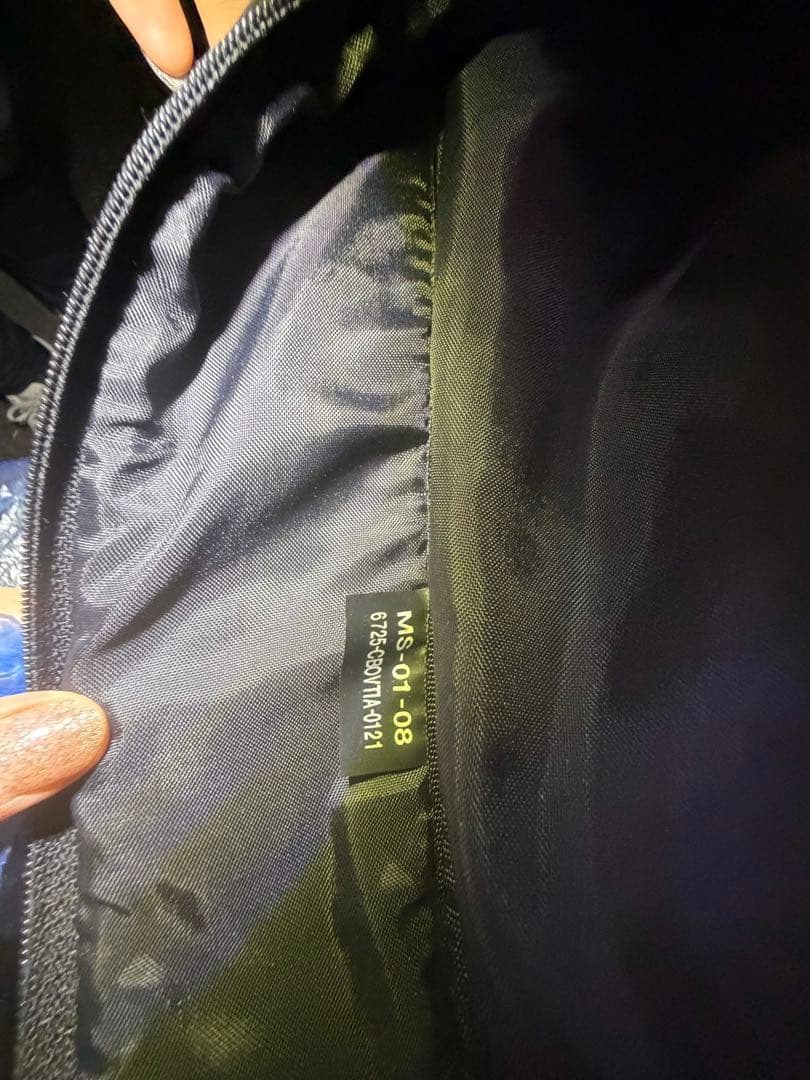 グレーと黒のパターンキャディバッグ