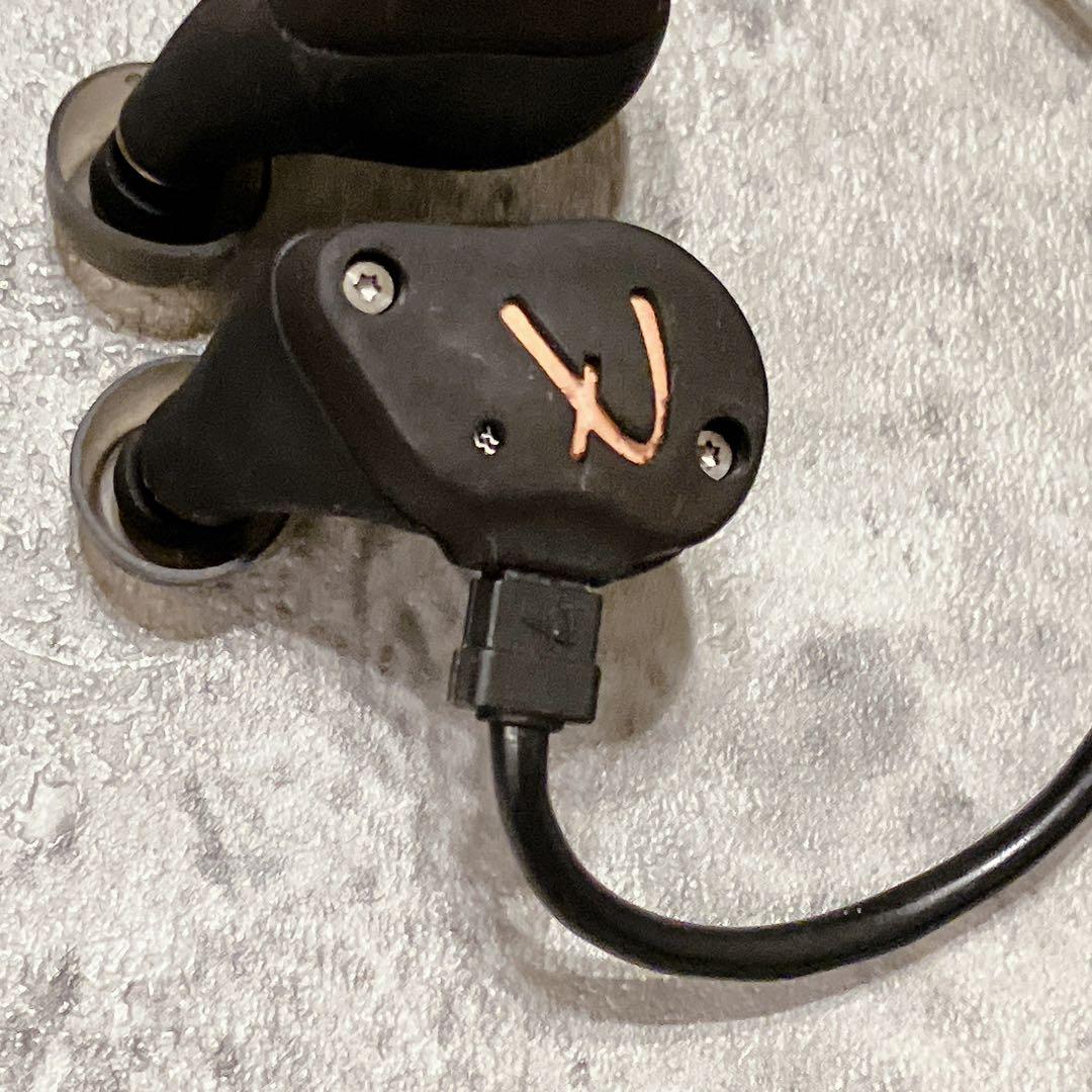 希少 美品 Fender TEN 3 Flat Black フェンダー イヤホン