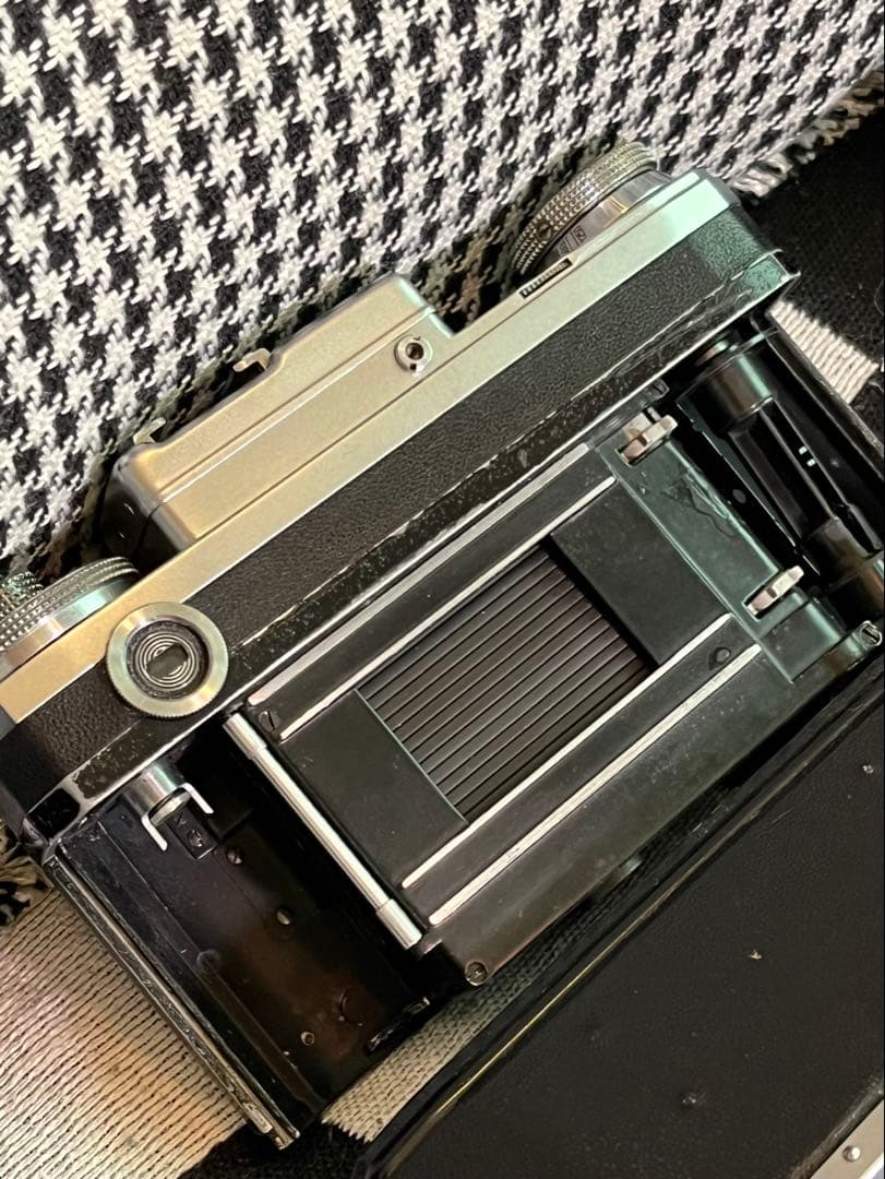 Kiev 4 フィルムカメラ ＋レンズ＋フード革ケースひ付き