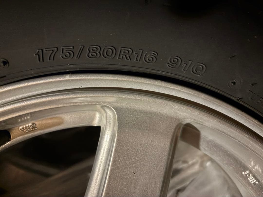 ジムニー ブリザック 16インチ dm-v3 23年製 175-80-16