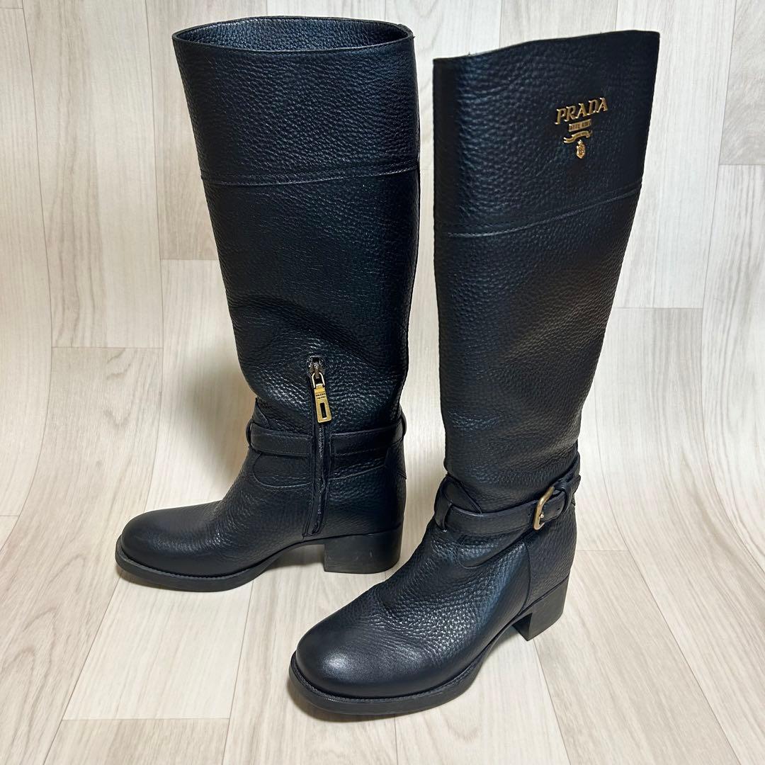 プラダ PRADA ゴールドプレートロゴ レザー ロングブーツ 23cm