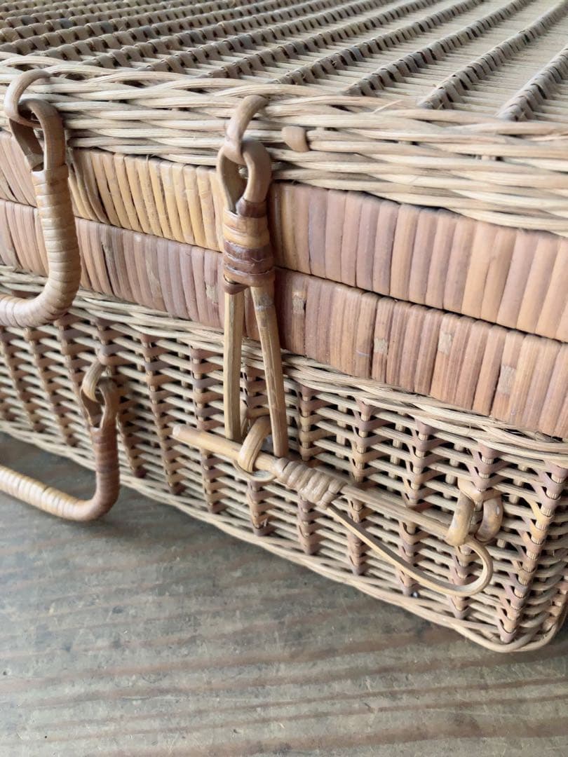 ヴィンテージ　籐製品　ナチュラル　大きな　　バスケット　ピクニックバスケット