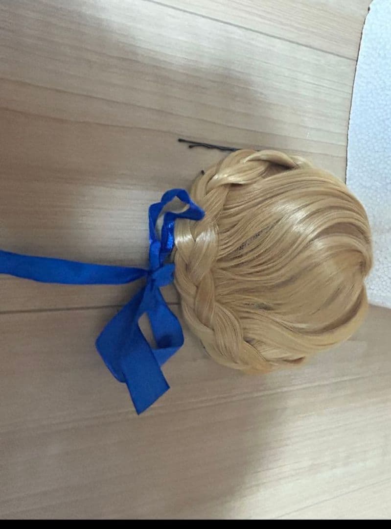 Fate アルトリア(剣)セイバー　コスプレ衣装一式　靴　鎧　ウィッグ付き