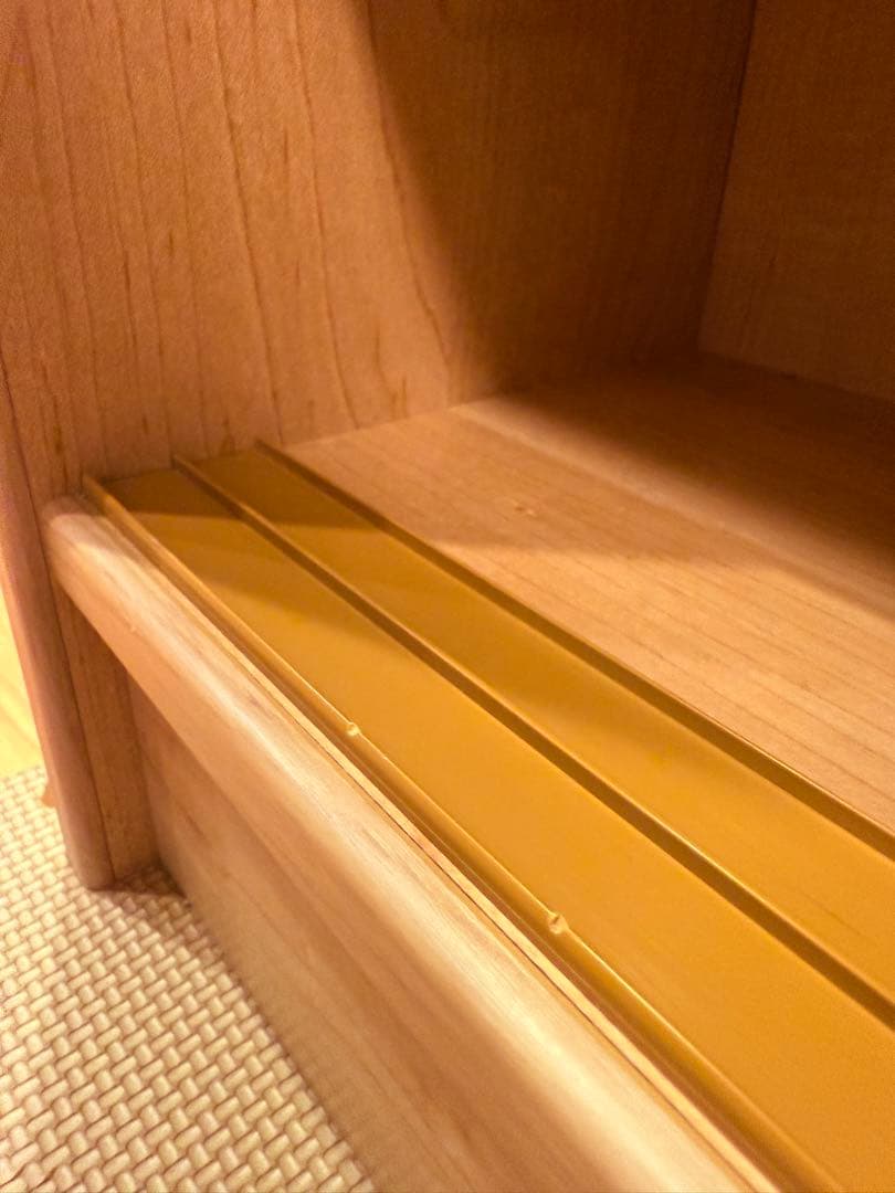 狭いカウンター下にも収納できるキャビネット 2扉付き