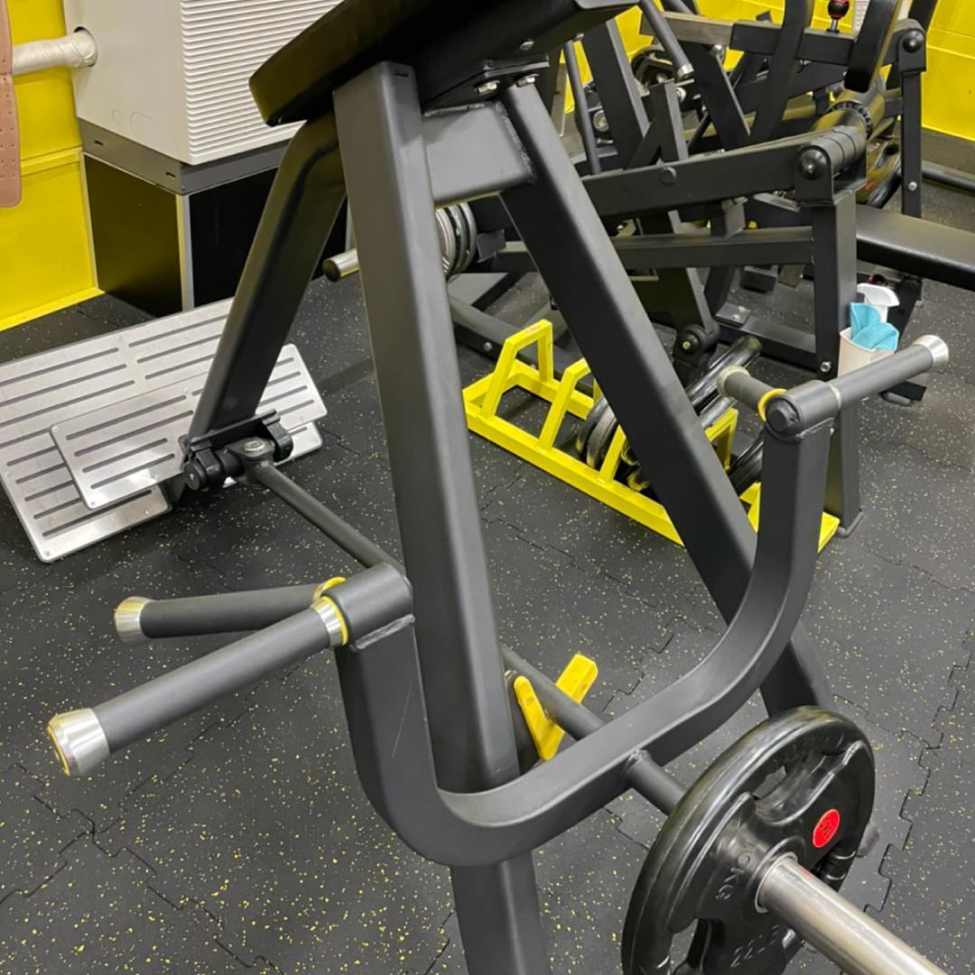【業務用】胸当て付きTバーロウイングマシン – 商業ジム対応の高耐久設計