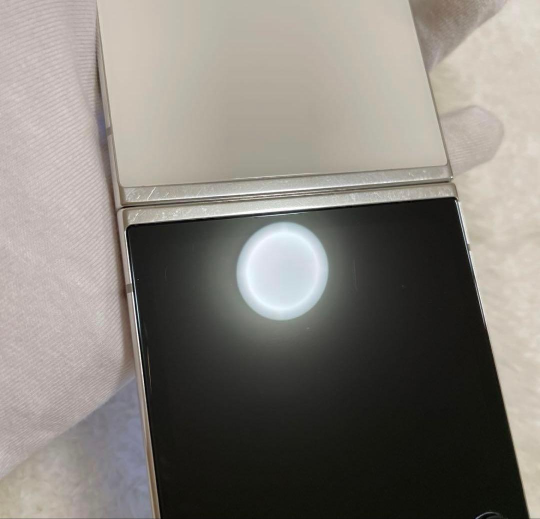 【美品】Galaxy Z Flip5 クリーム 256GB SIMフリー