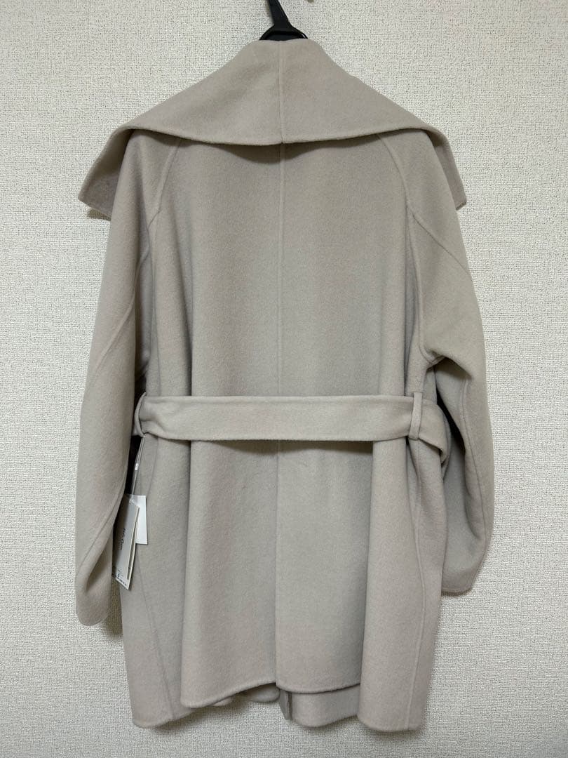 新作完売品　　共ベルト付きビックカラーミディコート　新品未使用