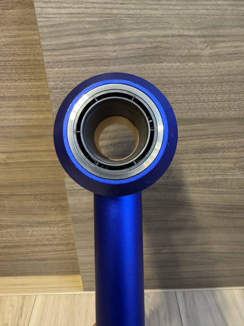 【人気商品】Dyson ヘアドライヤー 付属品有　収納ケース付き　金箔