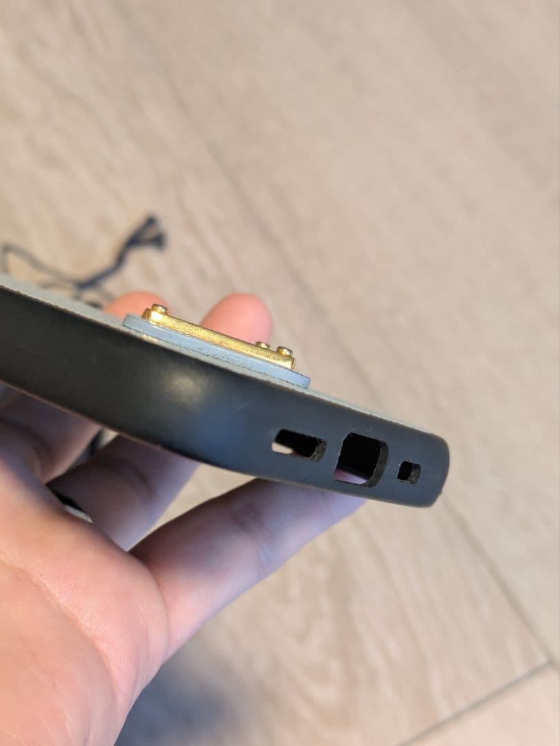 PRADA iPhone15 ケース