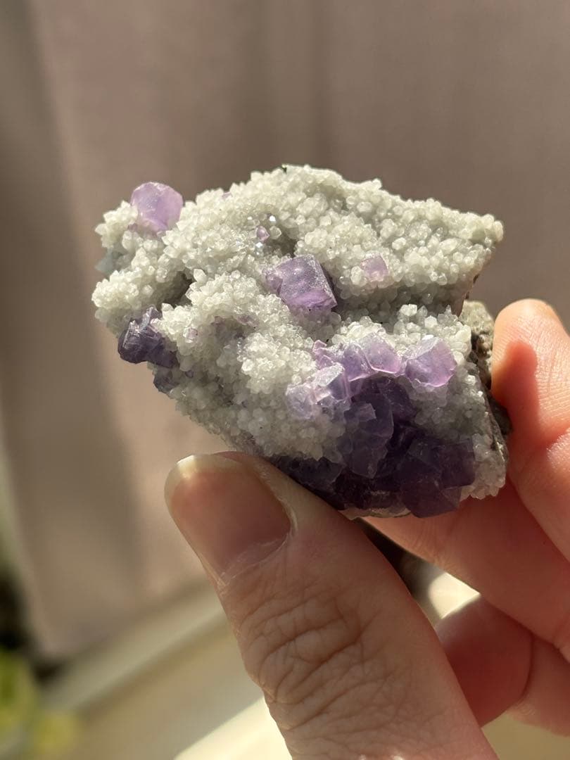 中国 ヤオガンシャン産　パープルブルー　フローライト　水晶　共生鉱物　鉱物標本