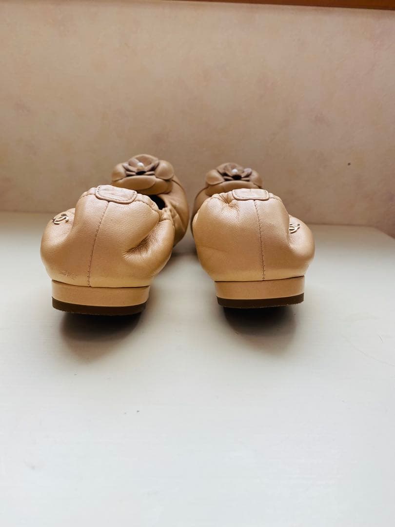 CHANEL ベージュ フラットシューズ