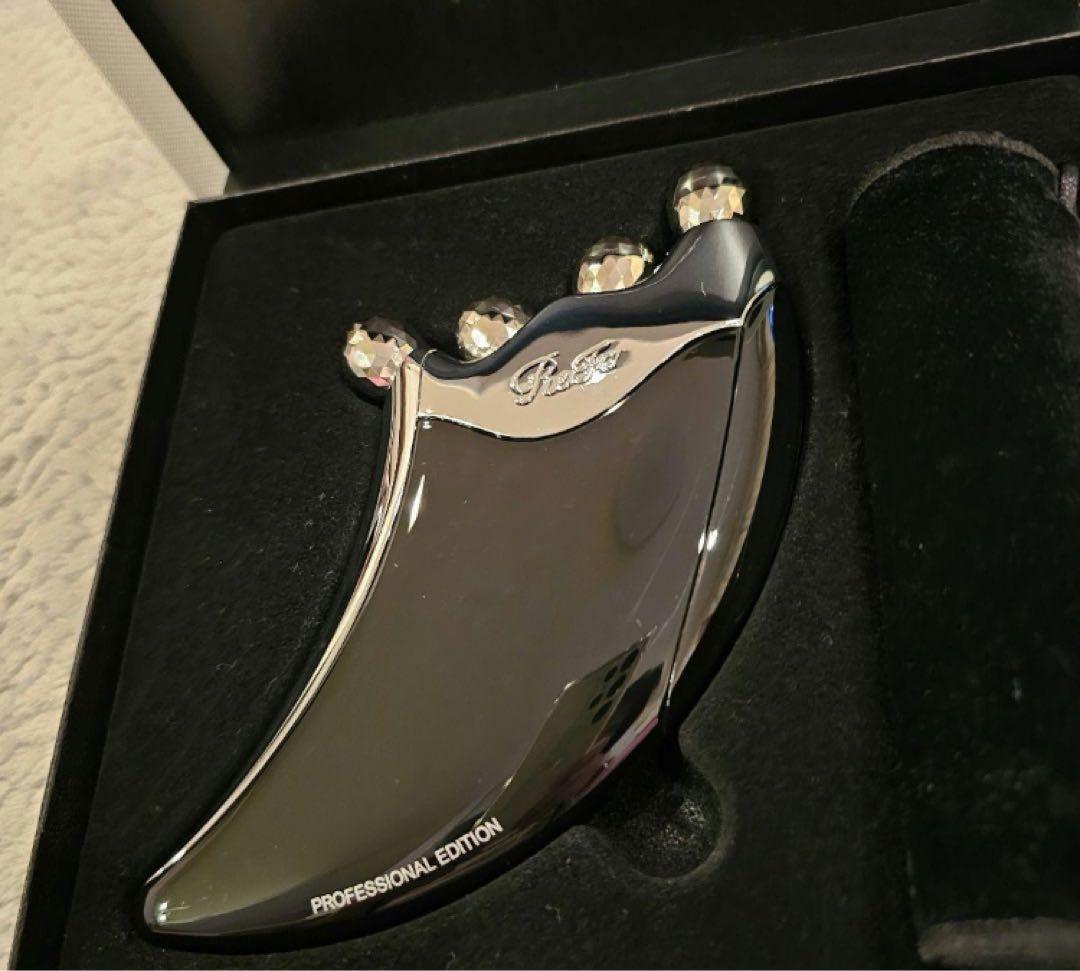 【ひーちゃん】2、3回使用のみ美品♪正規品　 ラバ限定モデル　リファ