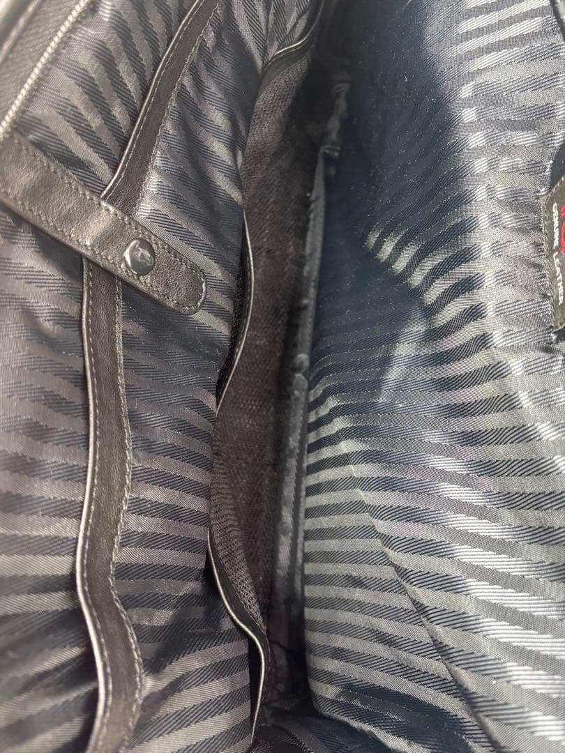 さむがり 　TUMI（トゥミ）9601D3レザーAlphaシリーズ