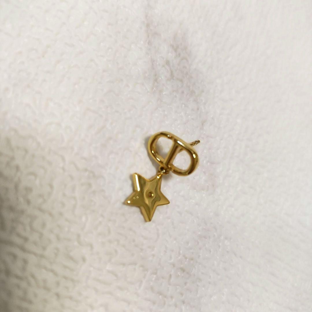 Dior 星と蜂デザイン ゴールドピアス（片耳のみ）