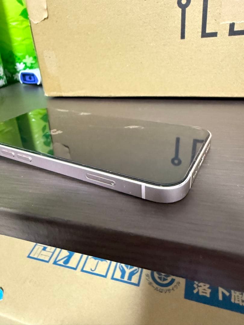 iPhone 13 128 GB スターライト海外版SIMフリー