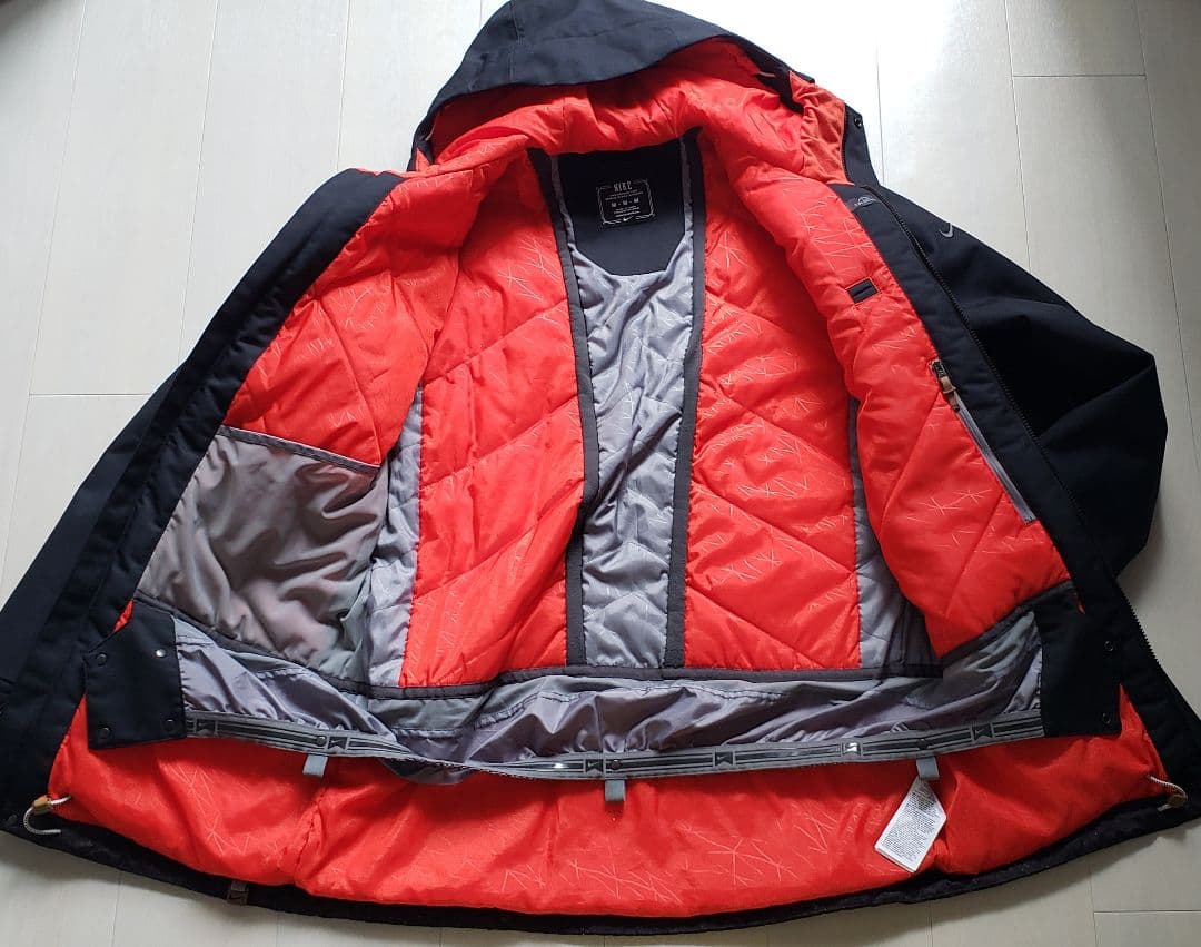 NIKE　スノーボード用ジャケット　Ｍサイズ