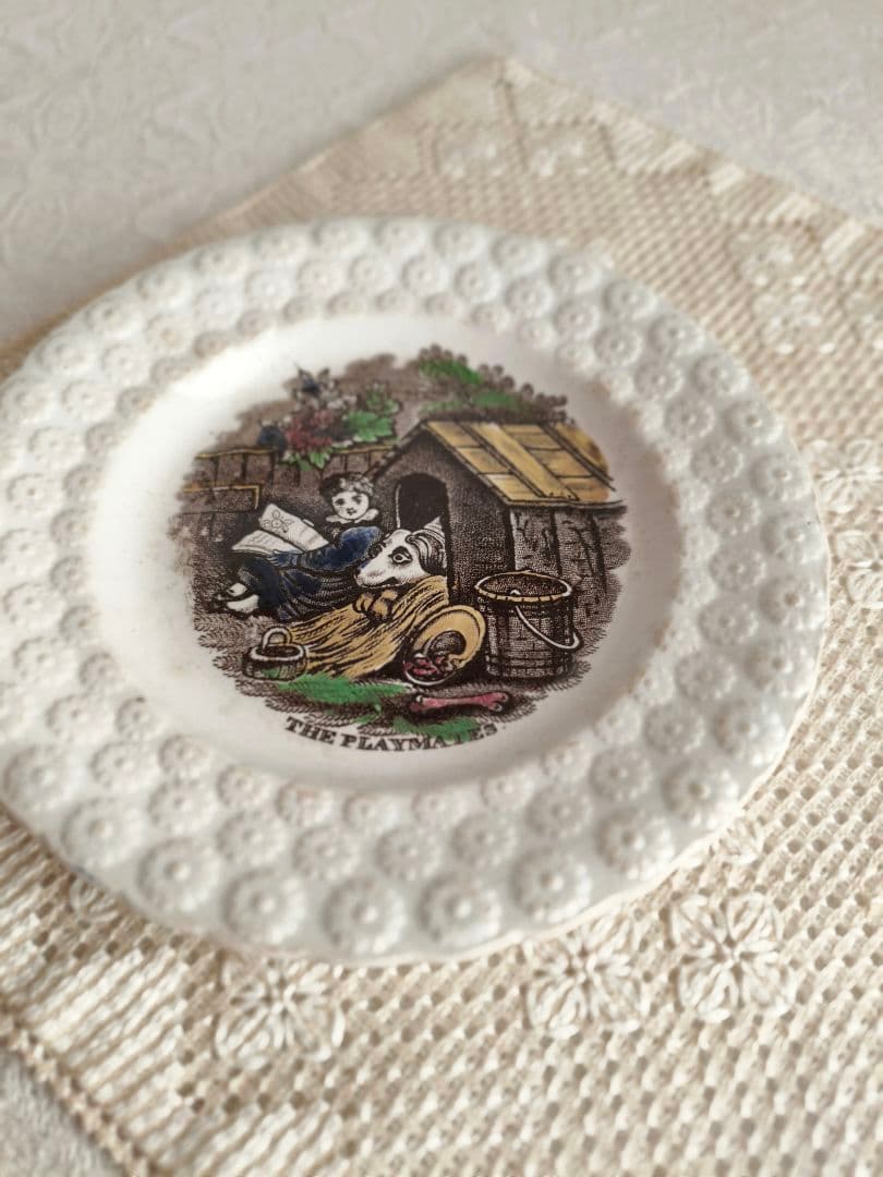 * antique plate ୨୧* フラワーレリーフ アンティークプレート