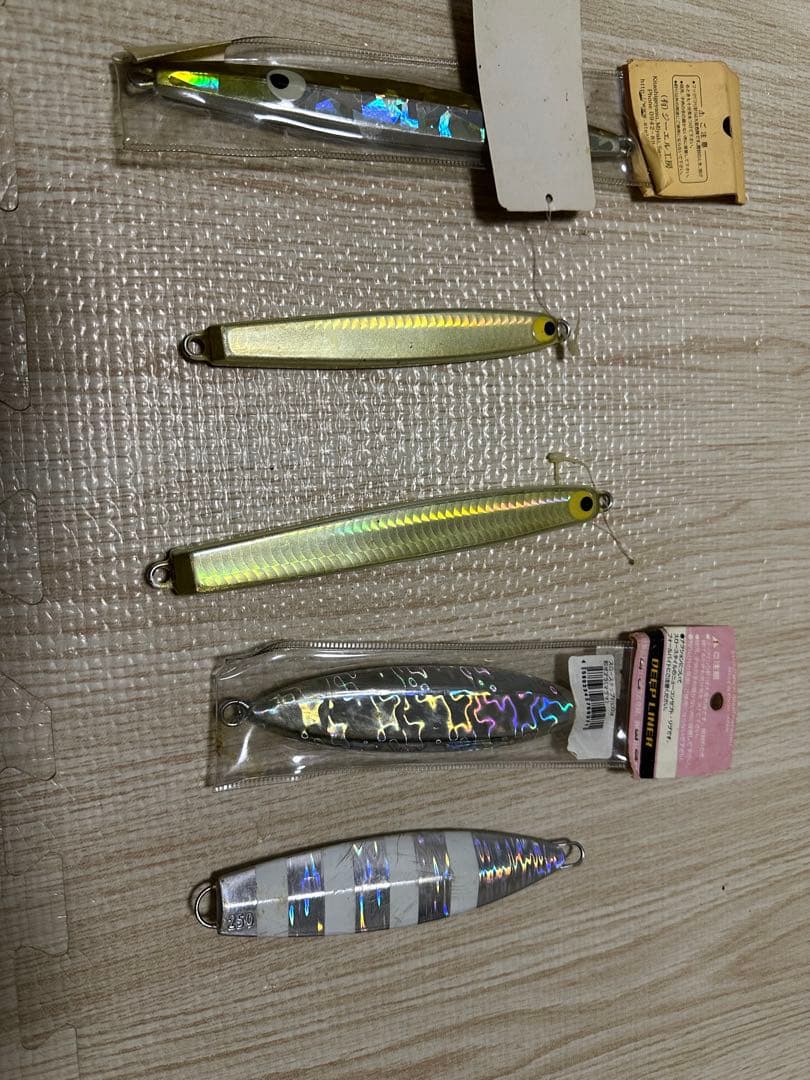 スロースキップ、メタルジグ、ルアー