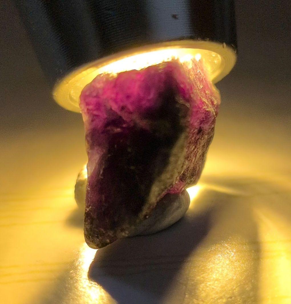 アレキサンドライト　希少宝石鉱物標本