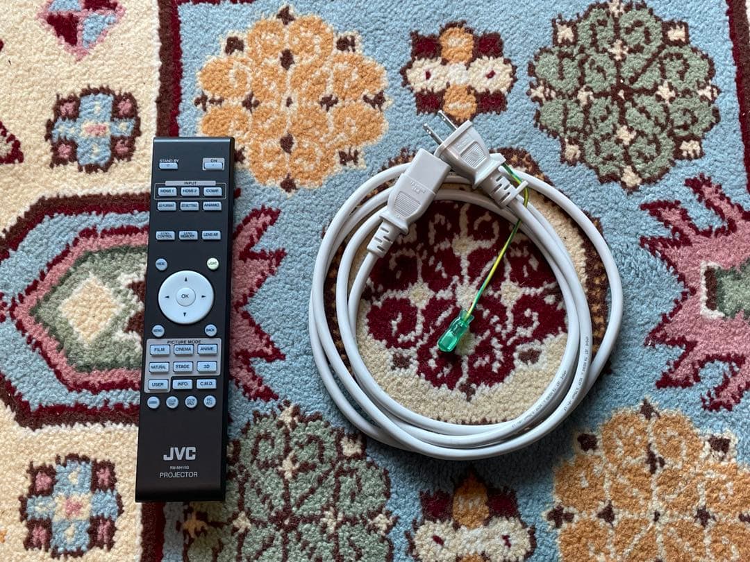 JVC DLA-X30B 純正ランプ交換後約80時間、リモコン、レンズキャップ付