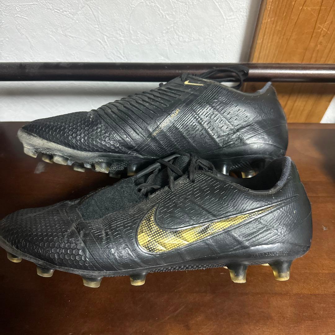 サッカースパイクNIKEファントムヴェノム25