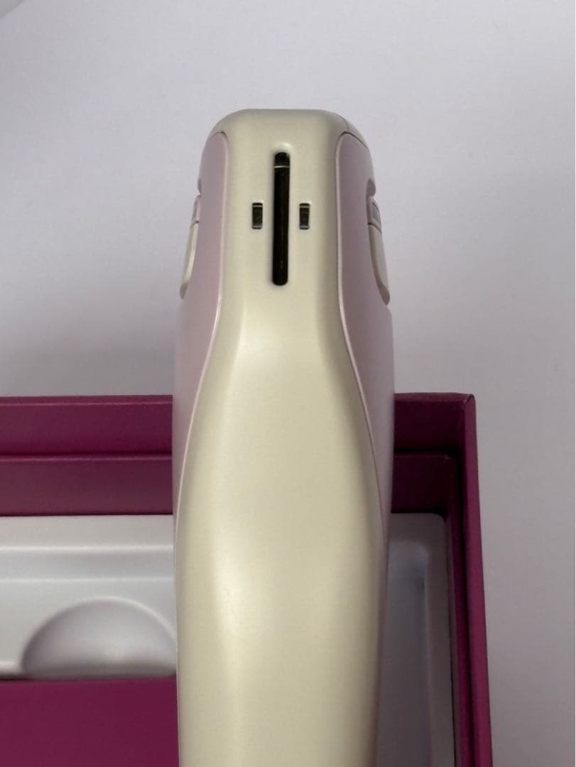 トリア・スキンエイジングケアレーザー