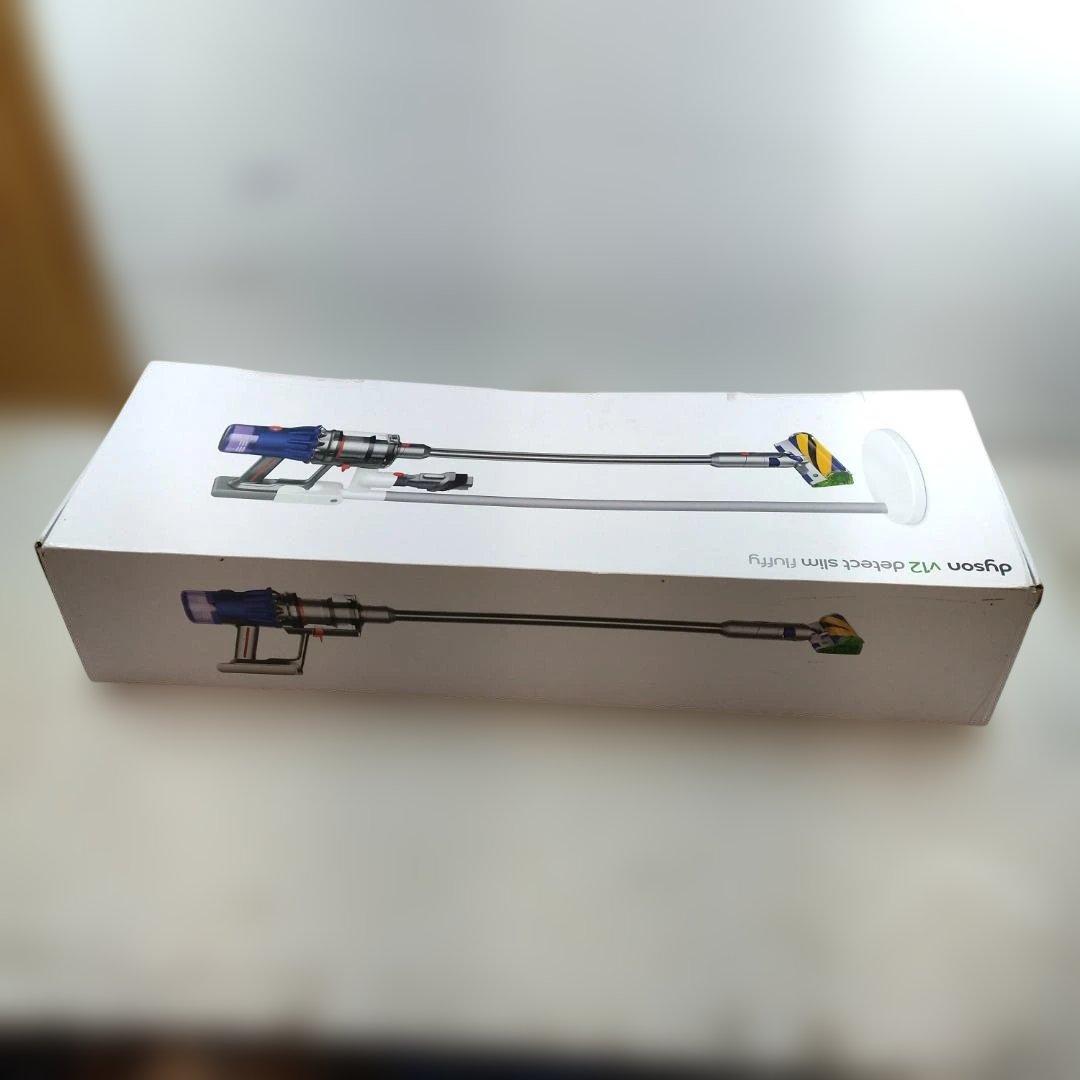 カ*ズ様 未使用☆ダイソン dyson V12 スティック掃除機 SV20【1-