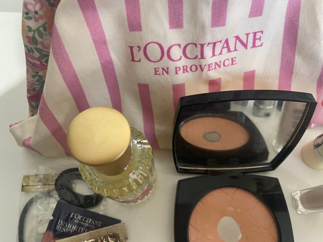 CHANEL、DIORホリデーYSLブラシ ＧIVENCHYデパコス等まとめ売り