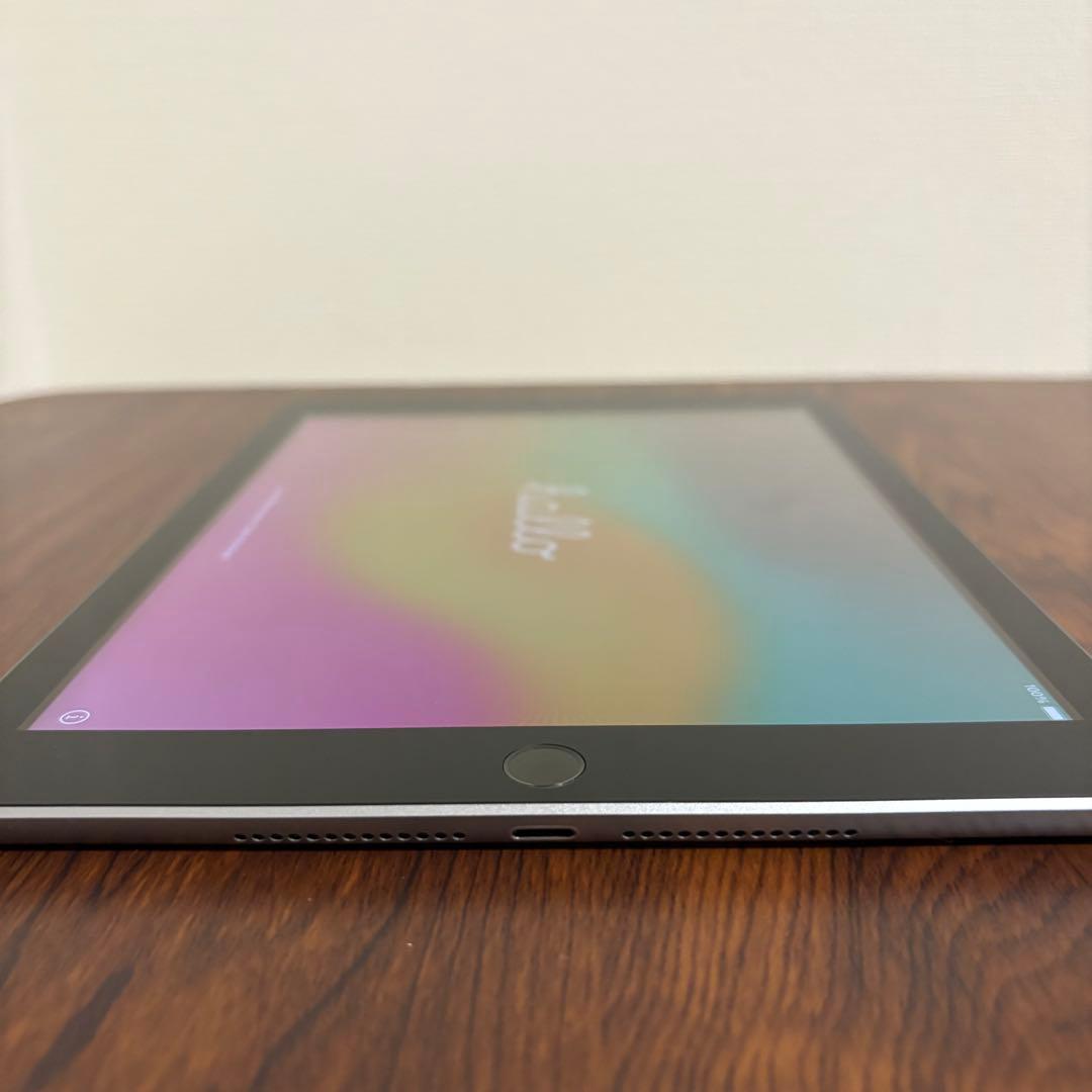 iPad 第6世代 Wi-Fiモデル 32GB スペースグレイ
