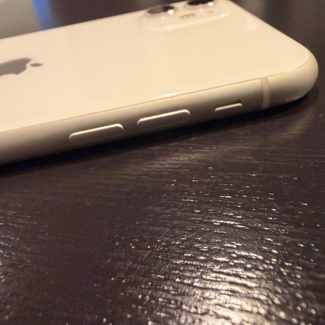 Apple iPhone 11 256GB ホワイト　美品　バッテリー79%