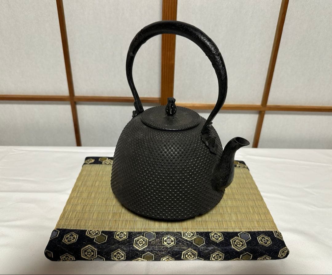 本番盛岡 薫山 南部鉄器 鉄瓶 南部型 霰 あられ 2リットル 新品未使用品
