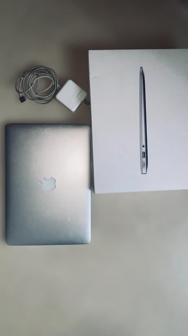 MacBook本体 MacBook Air (13-inch, Mid 2012) Sequoia