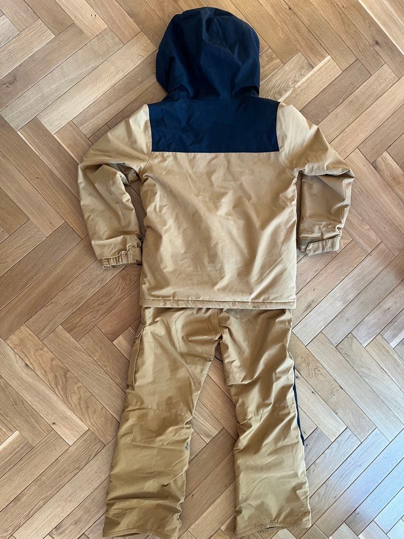 スノーボード VOLCOM KIDS JACKET & BARKLEY BIB OVERALL