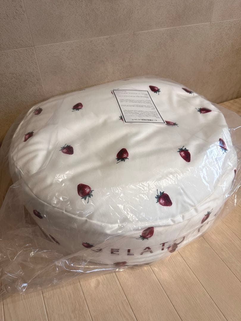 ジェラートピケ いちご柄 ビーズクッション