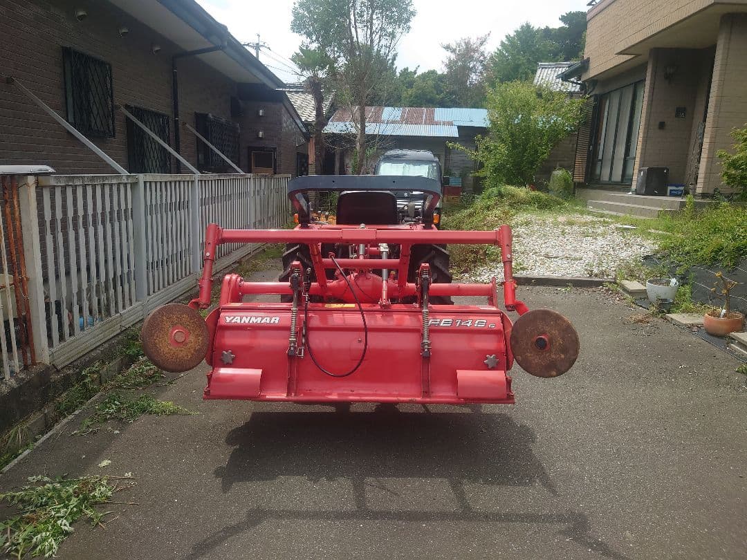 Yanmar F220 トラクター 赤