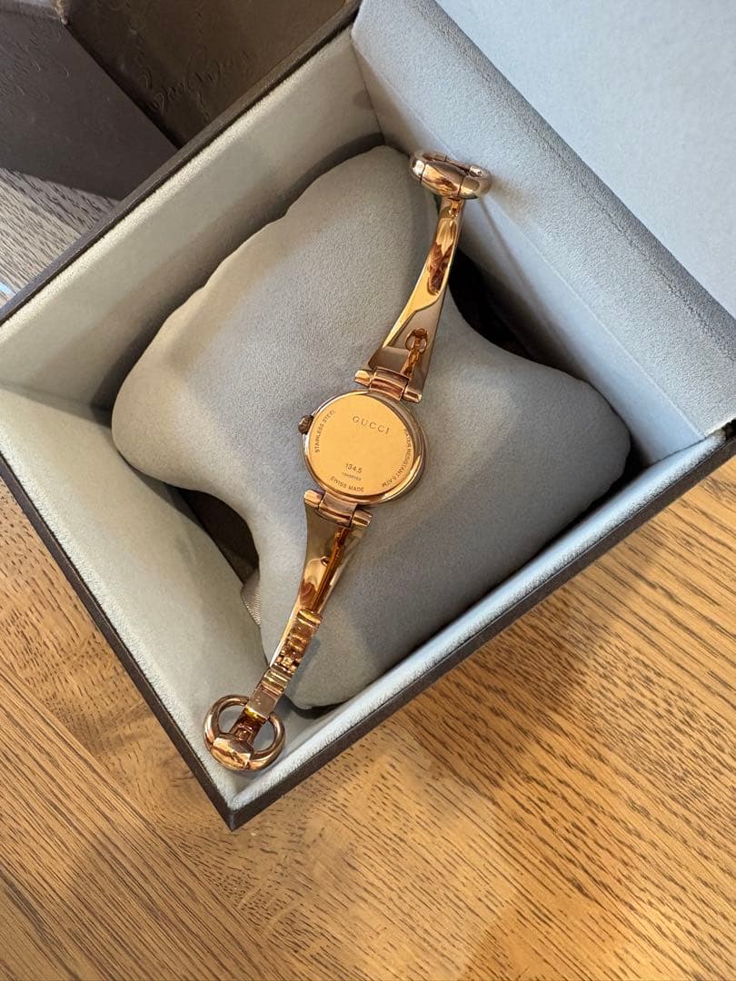 GUCCI 腕時計　美品　クリスマスまでお値下げ中