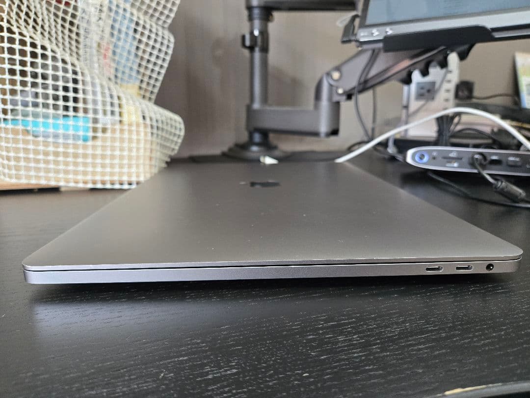 macbook pro 2019 16インチ i7