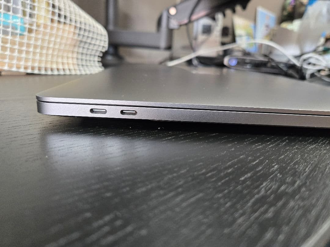 macbook pro 2019 16インチ i7