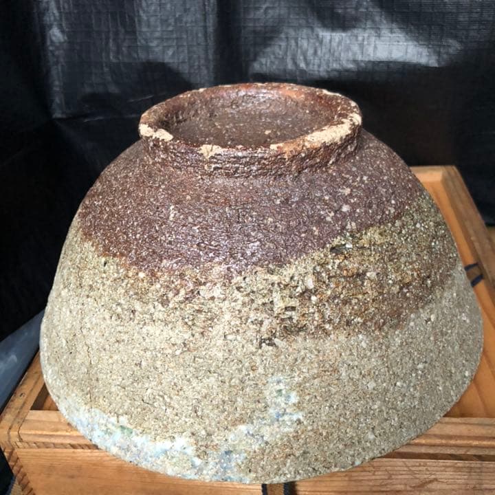 究極の美◼️蔵からかなり美しい釉薬の大きな器が出て来ました、萩焼？