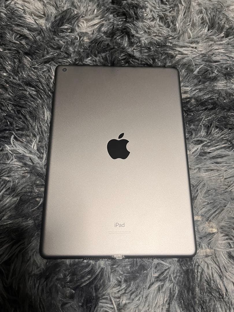 Apple iPad スペースグレー 本体 カバー付き